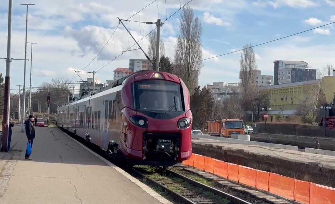 Tren alstom gara brasov.png