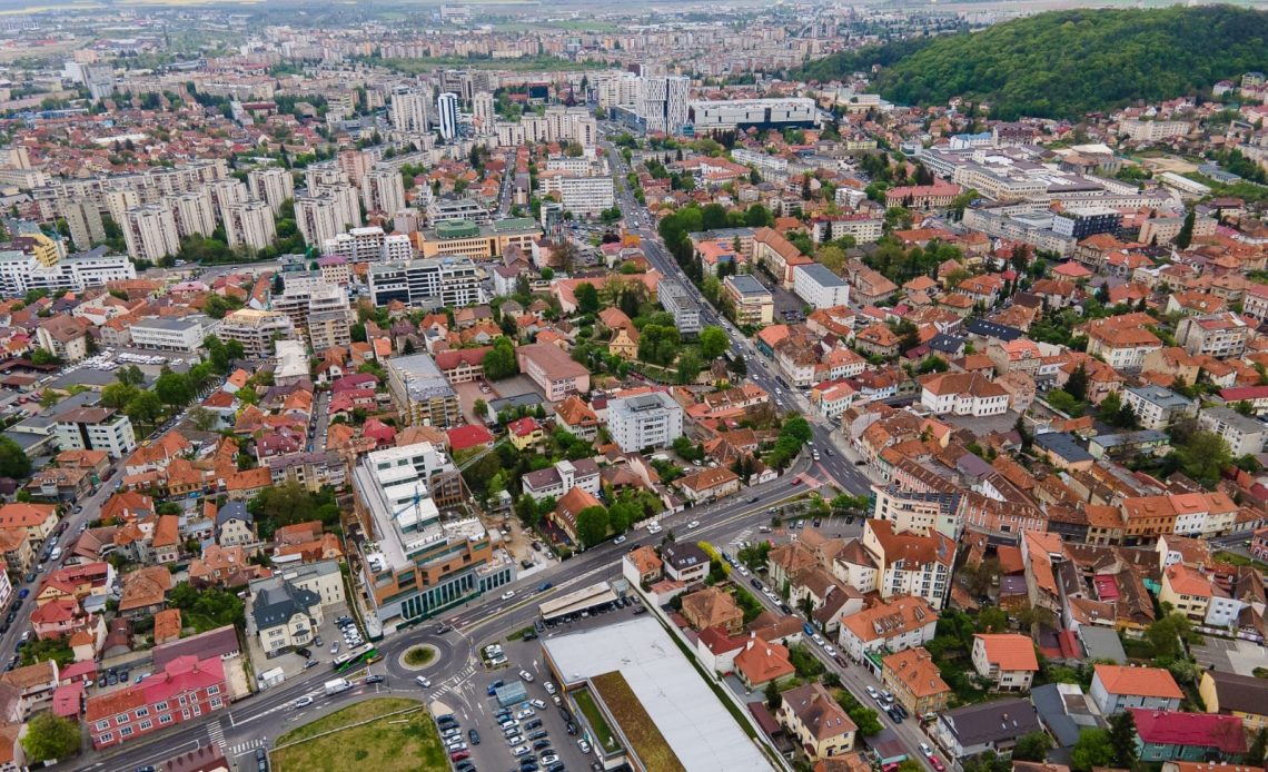 Panorama belvedere brasov blocuri.jpeg