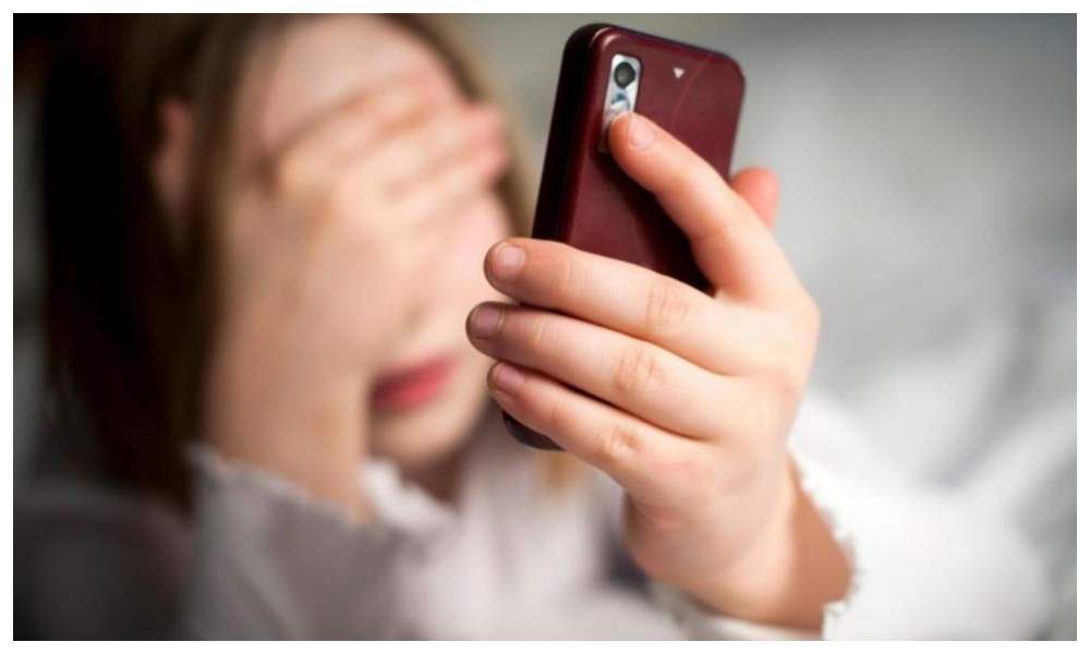 Telefon fata amenintata.jpg