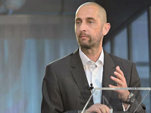 2dragosdamian cv.jpg