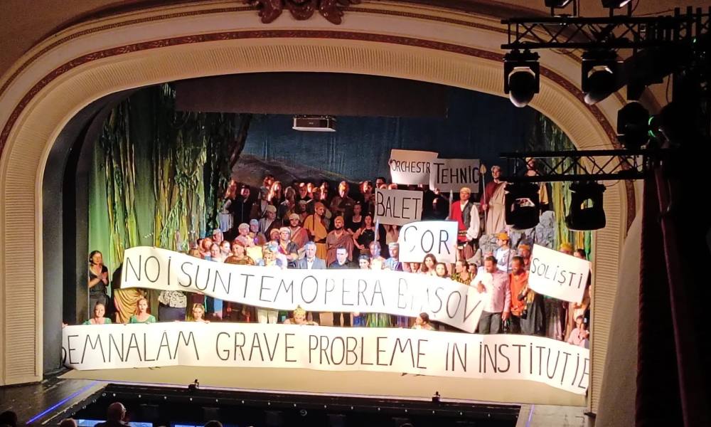 Opera bv protest.jpeg