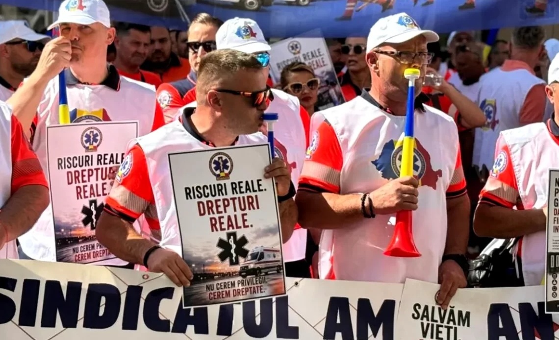 Protest ministerul sanatatii serviciile publice de ambulanta organizat de fnsar 8 1 1024x768