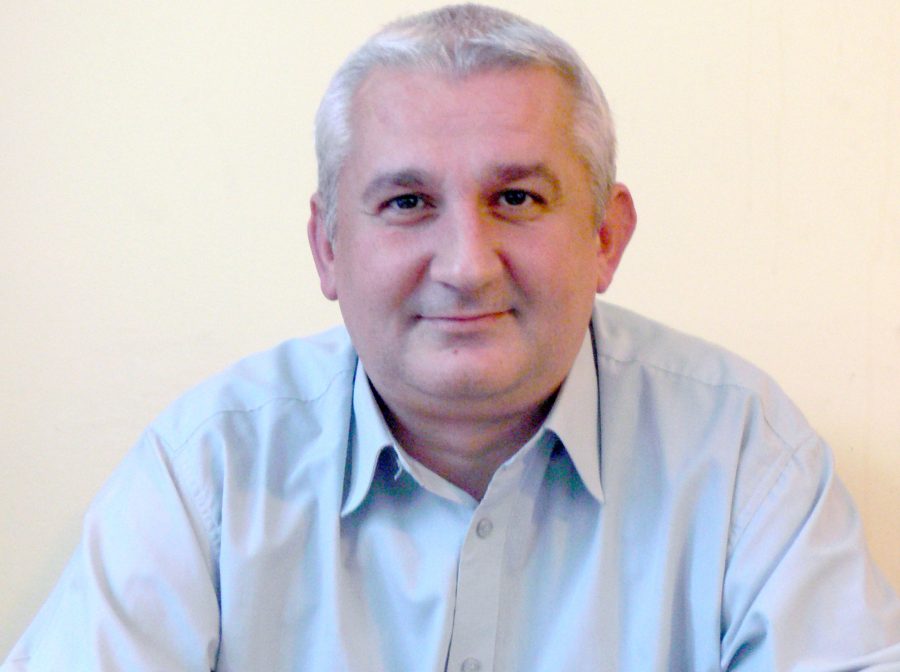 Liviu man net 900x672 1